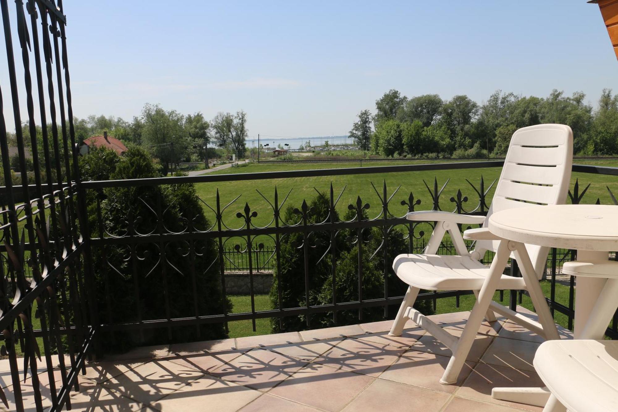 Villa Plattensee Vonyarcvashegy Bilik gambar